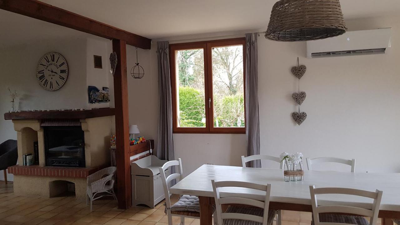 Le Cottage De Mae Seigy Bagian luar foto