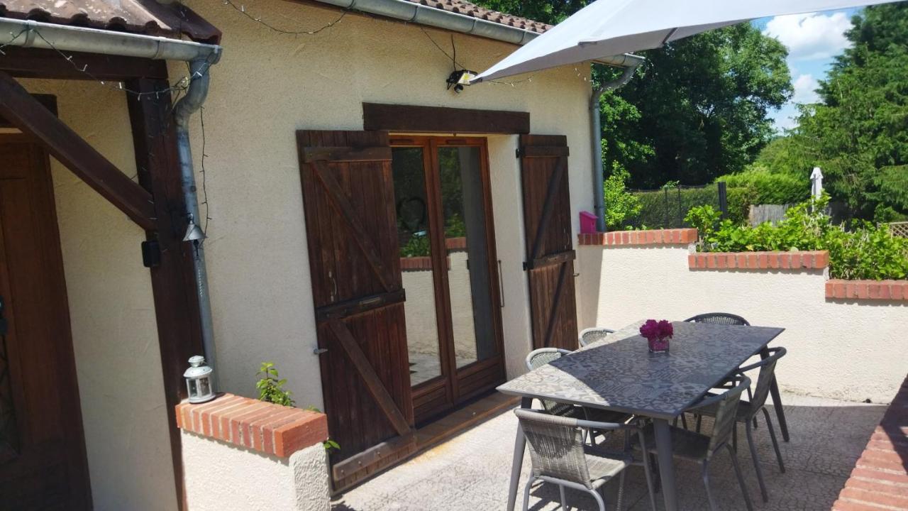 Le Cottage De Mae Seigy Bagian luar foto