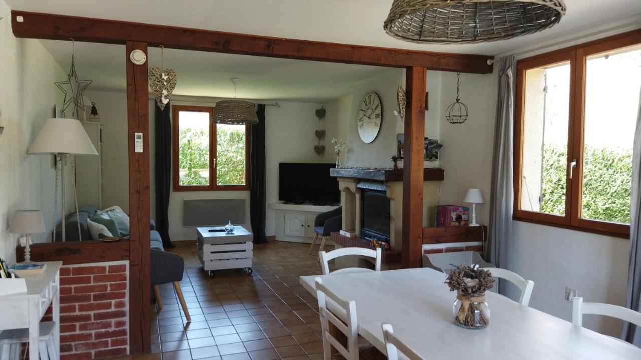 Le Cottage De Mae Seigy Bagian luar foto