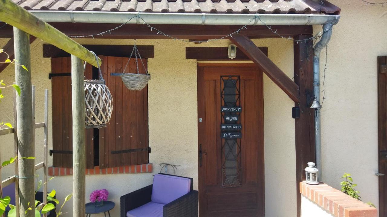 Le Cottage De Mae Seigy Bagian luar foto