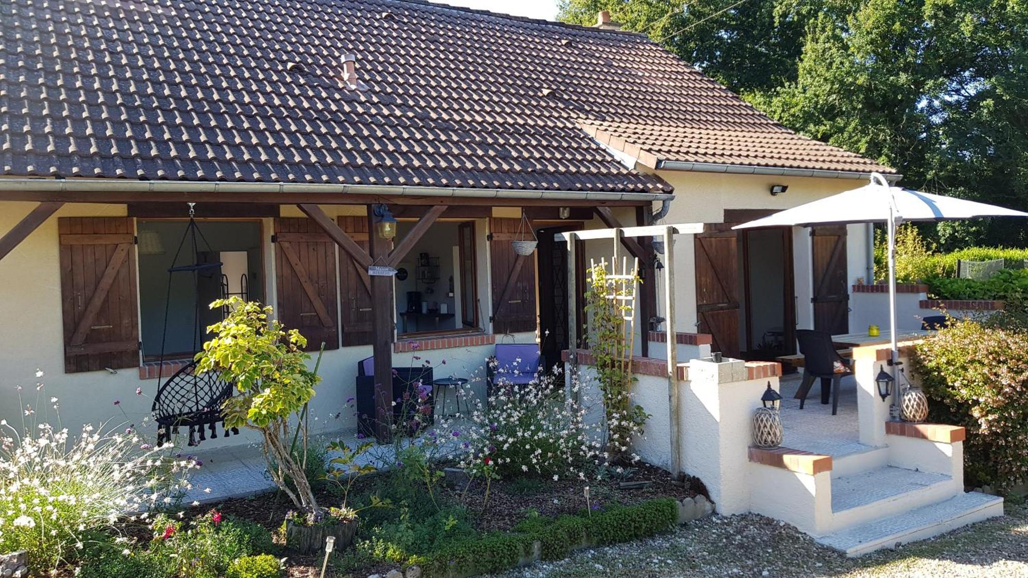 Le Cottage De Mae Seigy Bagian luar foto